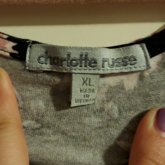 🌺2/$25🌺 Black Floral Crop Top Zipper Accents - Picture 6 of 7